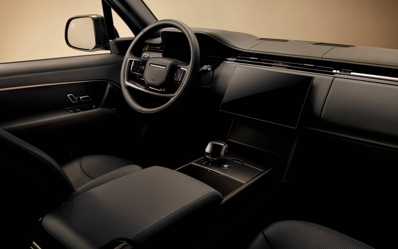 interior Range Rover SV Black