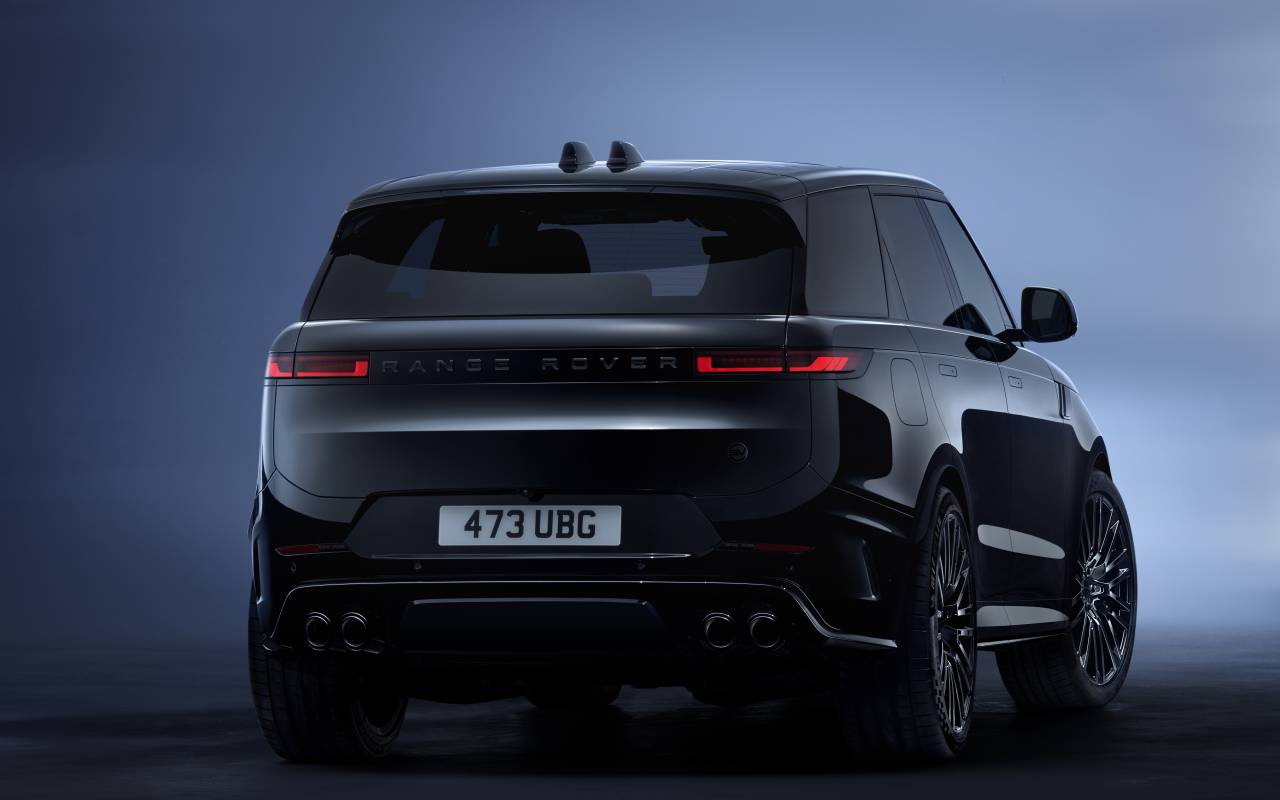 trasera Range Rover apuesta todo al negro con el Sport SV Black Edition 