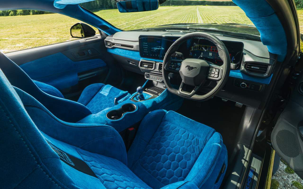interior Mustang