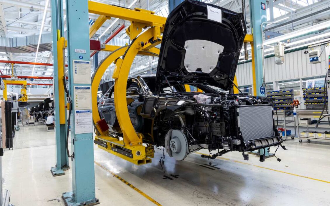 Esta marca alemana mantendrá los motores V12 más allá de 2030, pese a las nuevas normativas