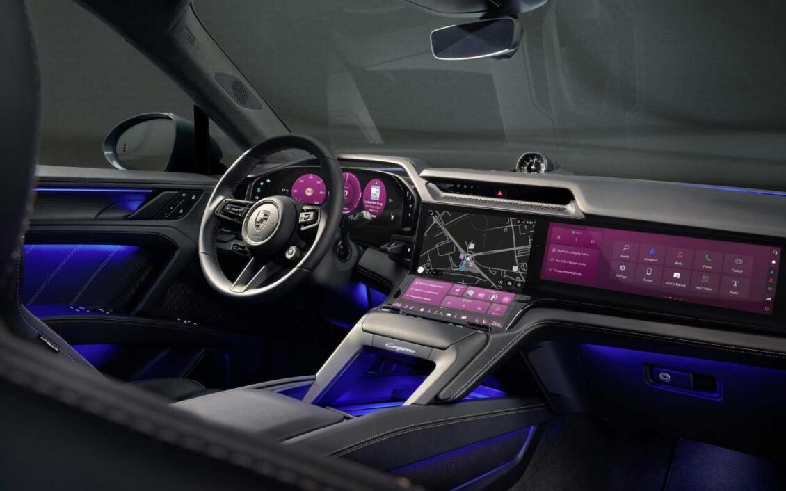 Si te compras todas estas pantallas, Porsche te regala un Cayenne eléctrico