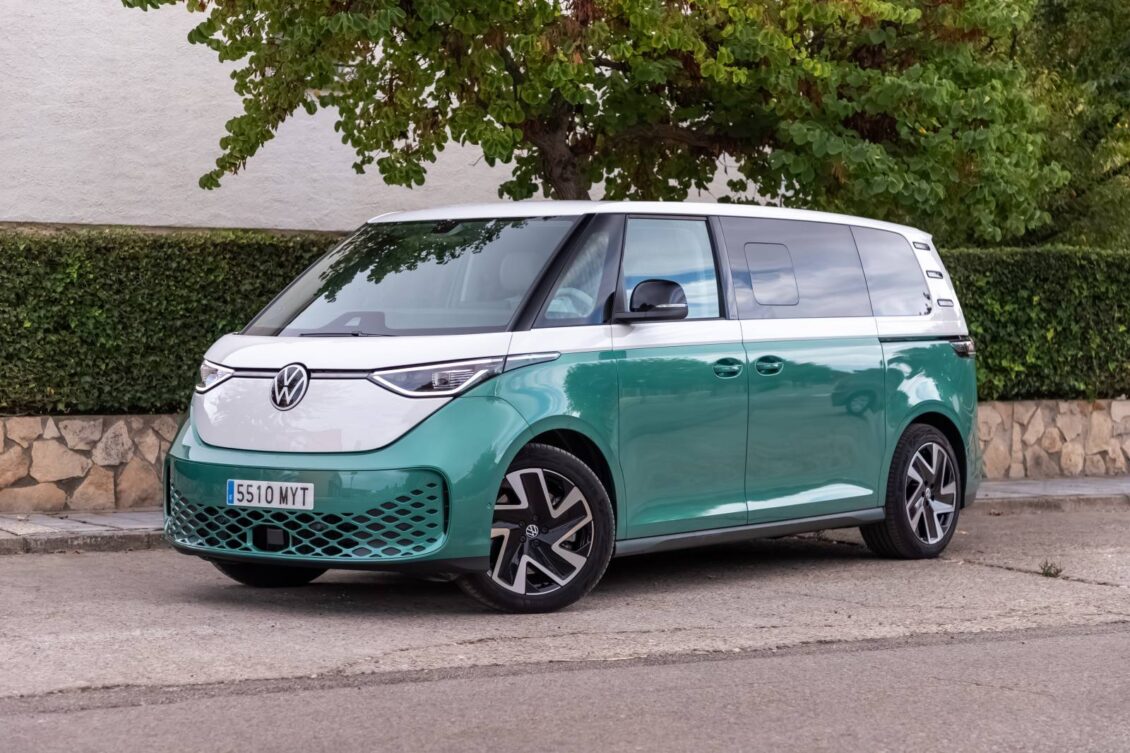 Prueba Volkswagen ID.Buzz LWB Pro 7 plazas: un parte cuellos con soberbio espacio