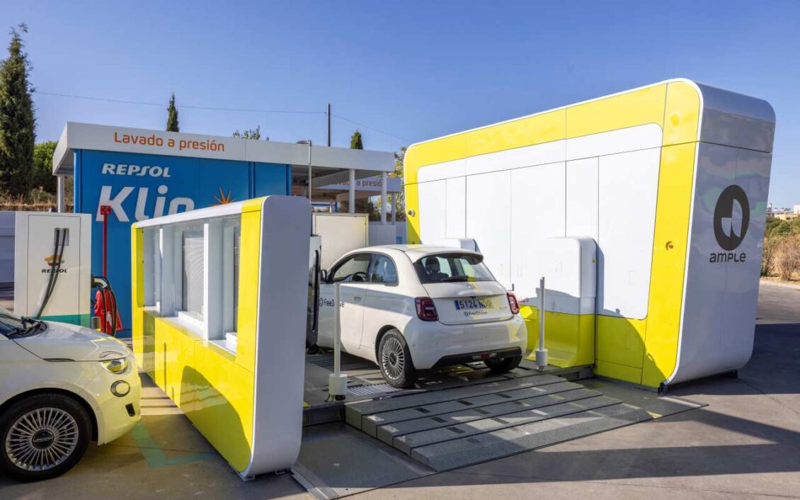 Ojo, Repsol instala 3 puntos de cambio total de batería: hace cada operación en 5 min y montan una batería totalmente cargada