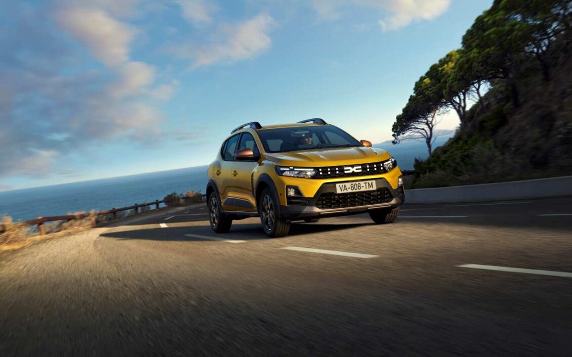 El coche más vendido de España se renueva: los precios del Dacia Sandero 2025