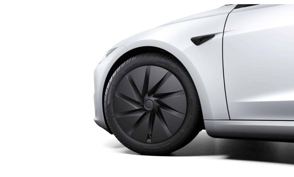 No hay discusión alguna, el mejor coche nuevo que puedes comprar a día de hoy en España tiene tapacubos. No vas a encontrar mejor precio ni más equipamiento por poco más de 33.000 euros