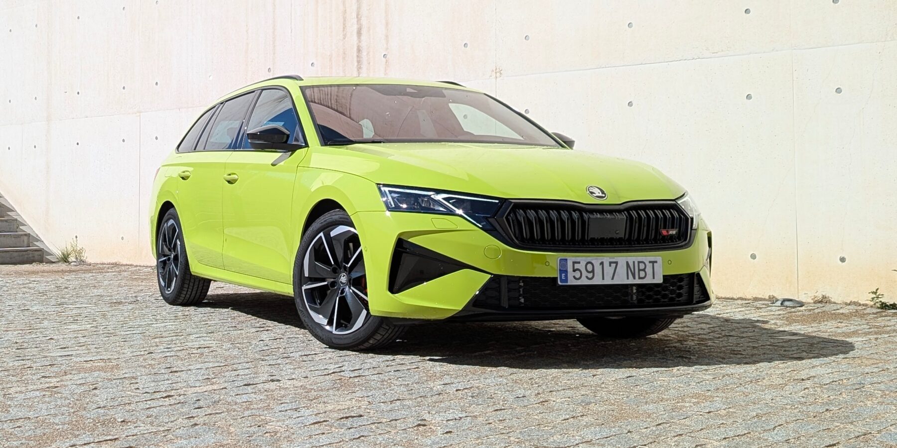 Prueba Škoda Octavia Combi RS 2.0 TSI 265 CV DSG 2025: deportividad con cabeza