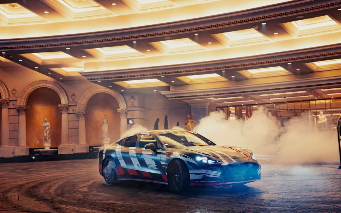 Así fue el espectacular debut del nuevo Mercedes-AMG GT de cuatro puertas