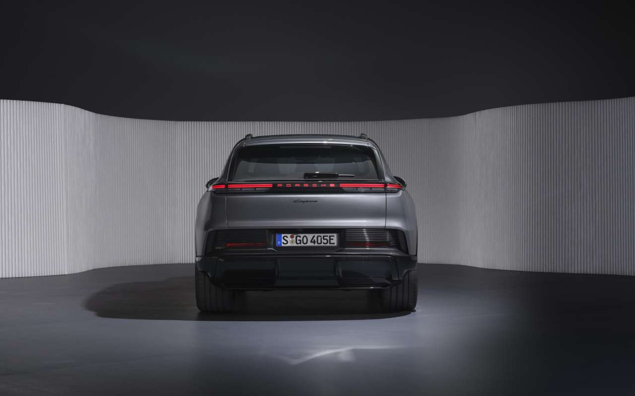 trasera Porsche Cayenne Electric