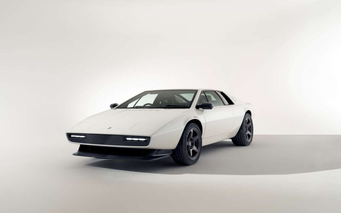 Fibra de carbono, motor V8 y mucha nostalgia: el nuevo Lotus Esprit