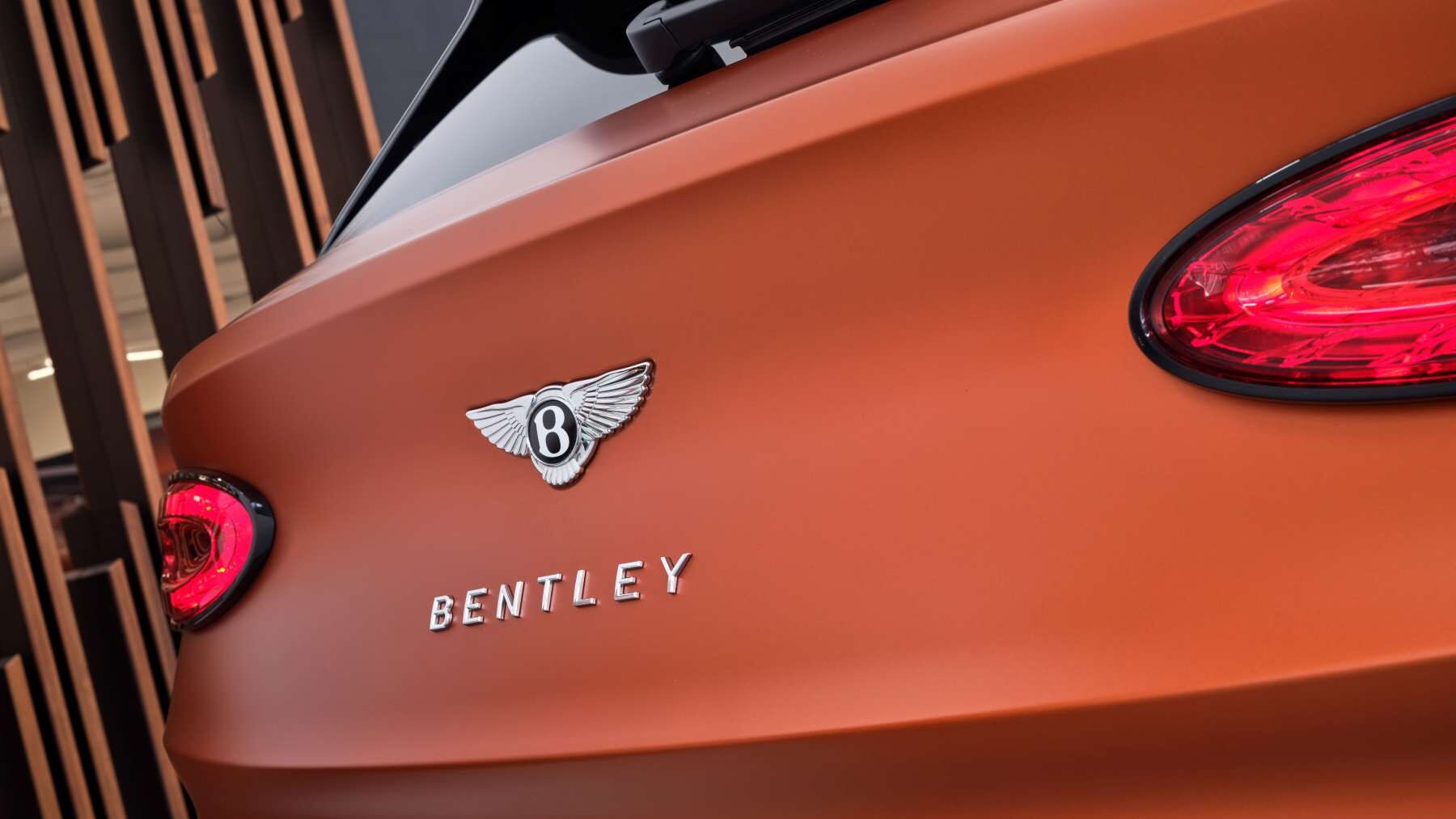 Algunos Bentley Bentayga Hybrid no deben enchufarse por riesgo de incendio en la batería