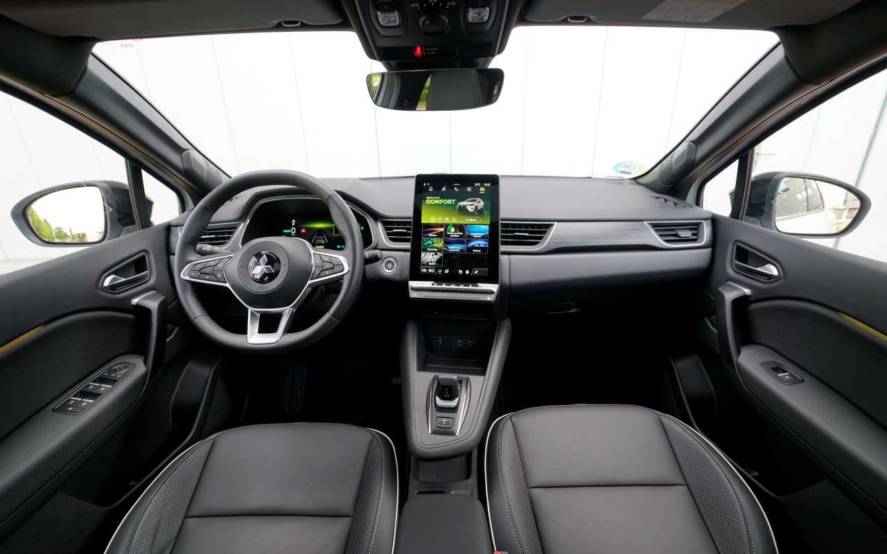 interior Mitsubishi ASX 180 HEV