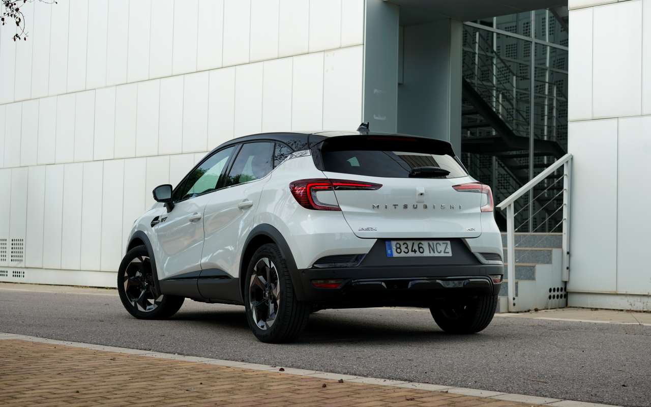 trasera Prueba Mitsubishi ASX 180 HEV