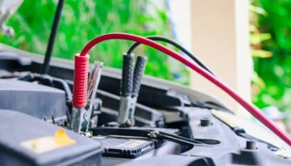 Arrancar coche pinzas