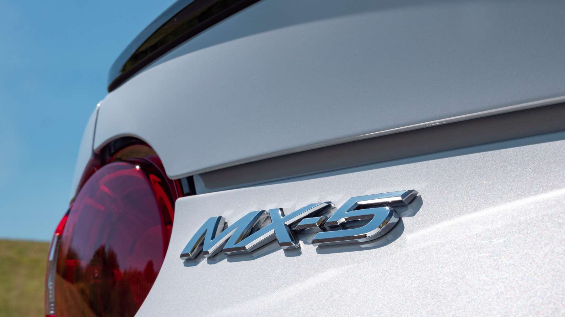 Mazda confirma la posibilidad de un MX-5 eléctrico… y promete que seguirá pesando lo mismo y transmitiendo las mismas sensaciones