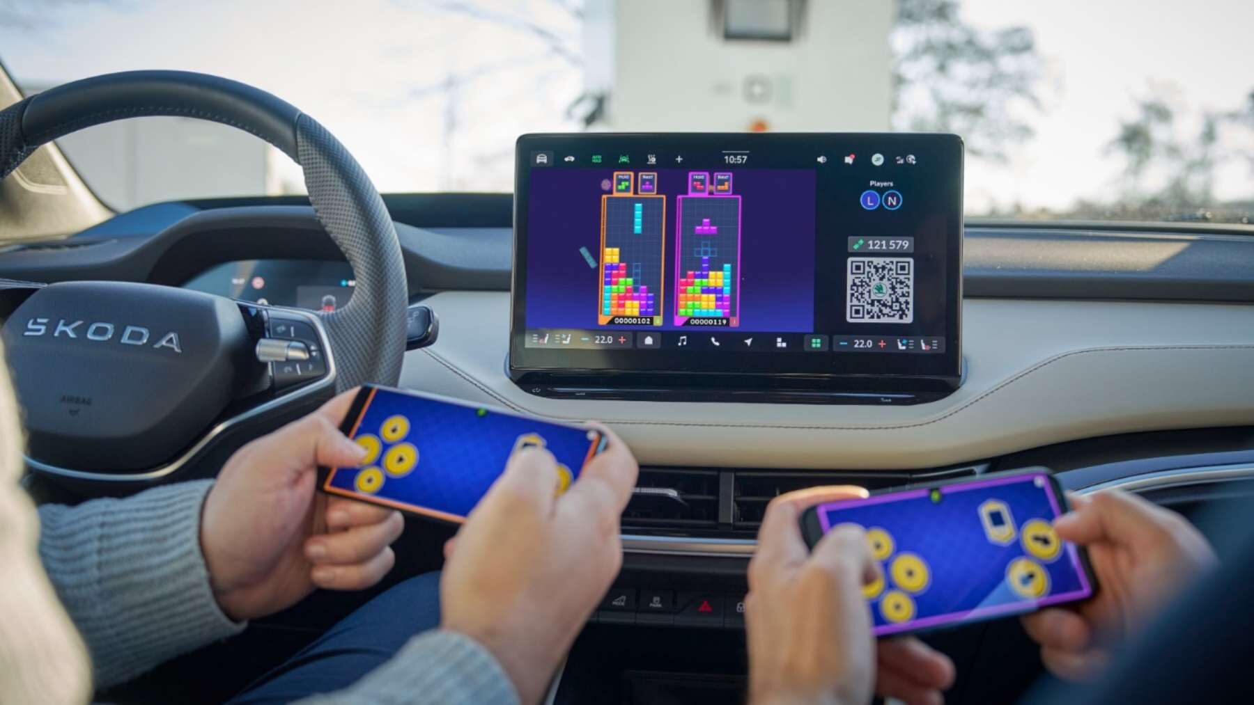 Škoda cambia las reglas del juego de los eléctricos con programas como el Tetris o Spotify