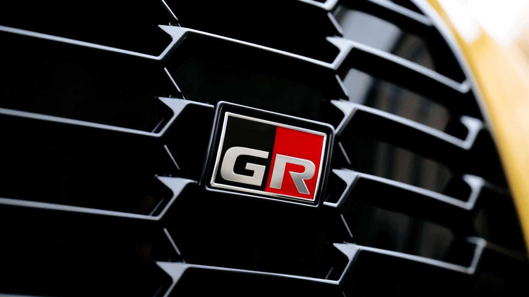 Toyota ofrece este modelo híbrido que consume 3,8 l/100 km, tiene 44CV más que antes y etiqueta ECO  por 99 euros al mes