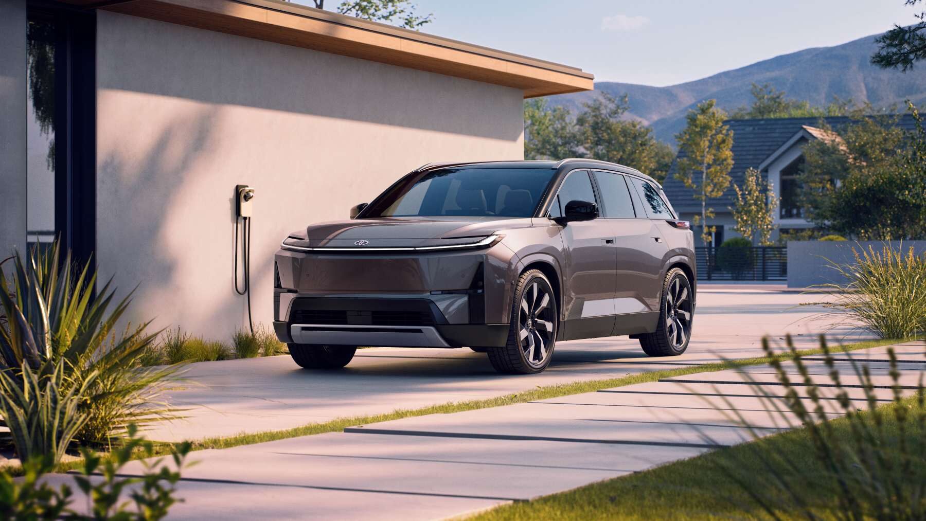 El Toyota Highlander ya está aquí: adiós gasolina, hola enchufe (una arriesgada apuesta)