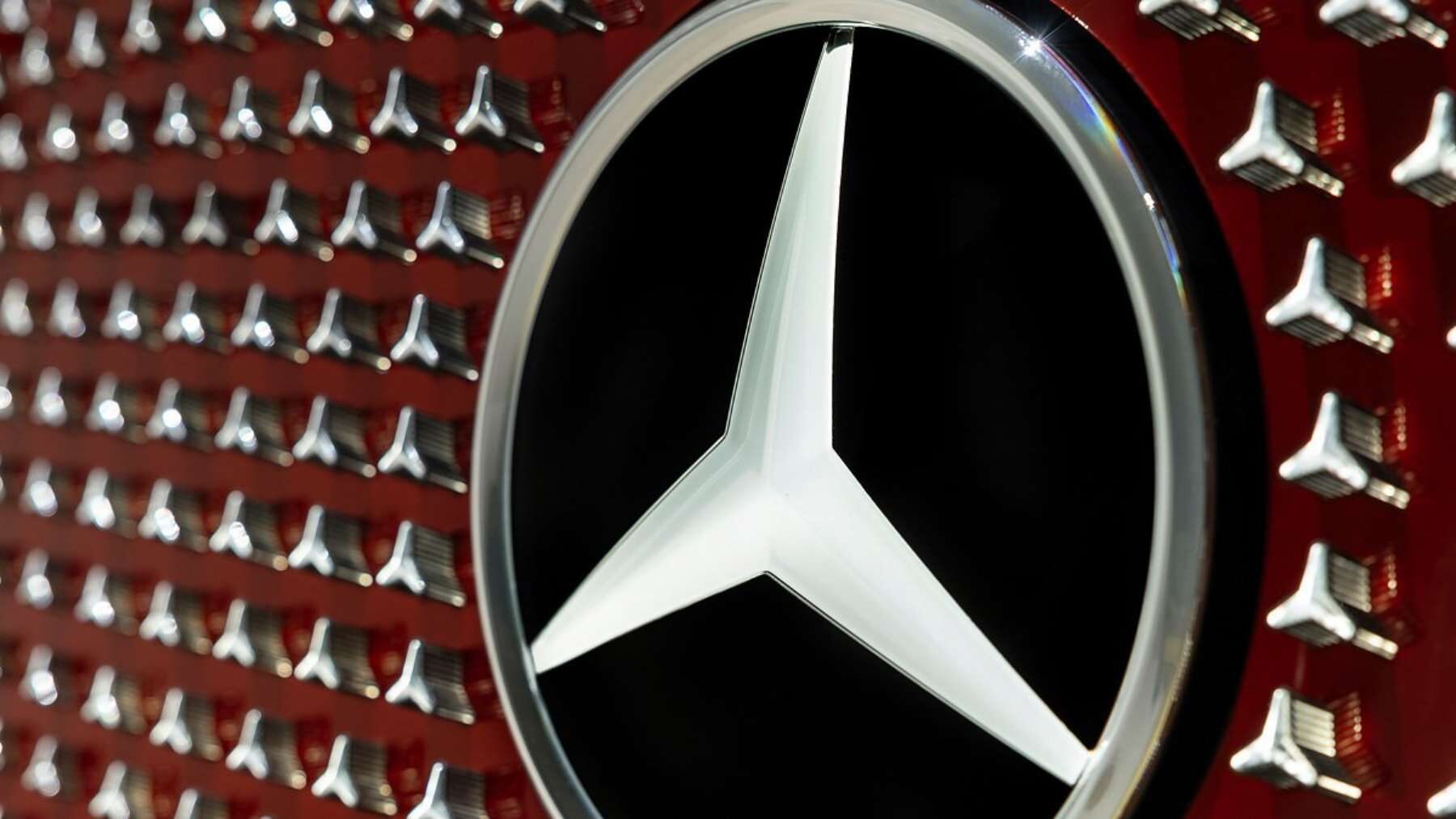 Mercedes se plantea fabricar coches chinos en sus propias fábricas: ¿Han derrotado a la industria europea?
