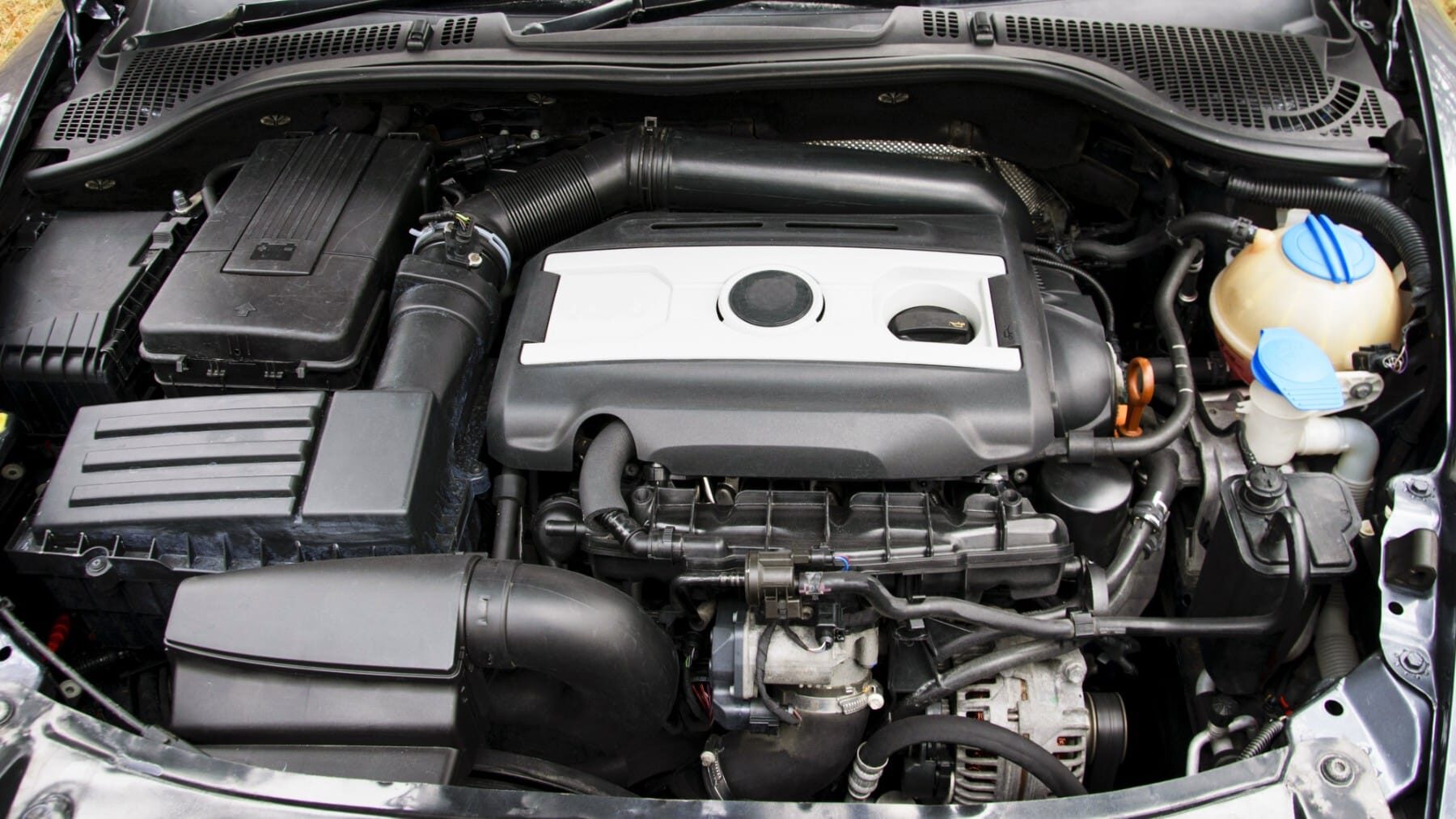 Partes básicas del motor: cuáles son, para qué sirven y cómo identificarlas sin ser mecánico