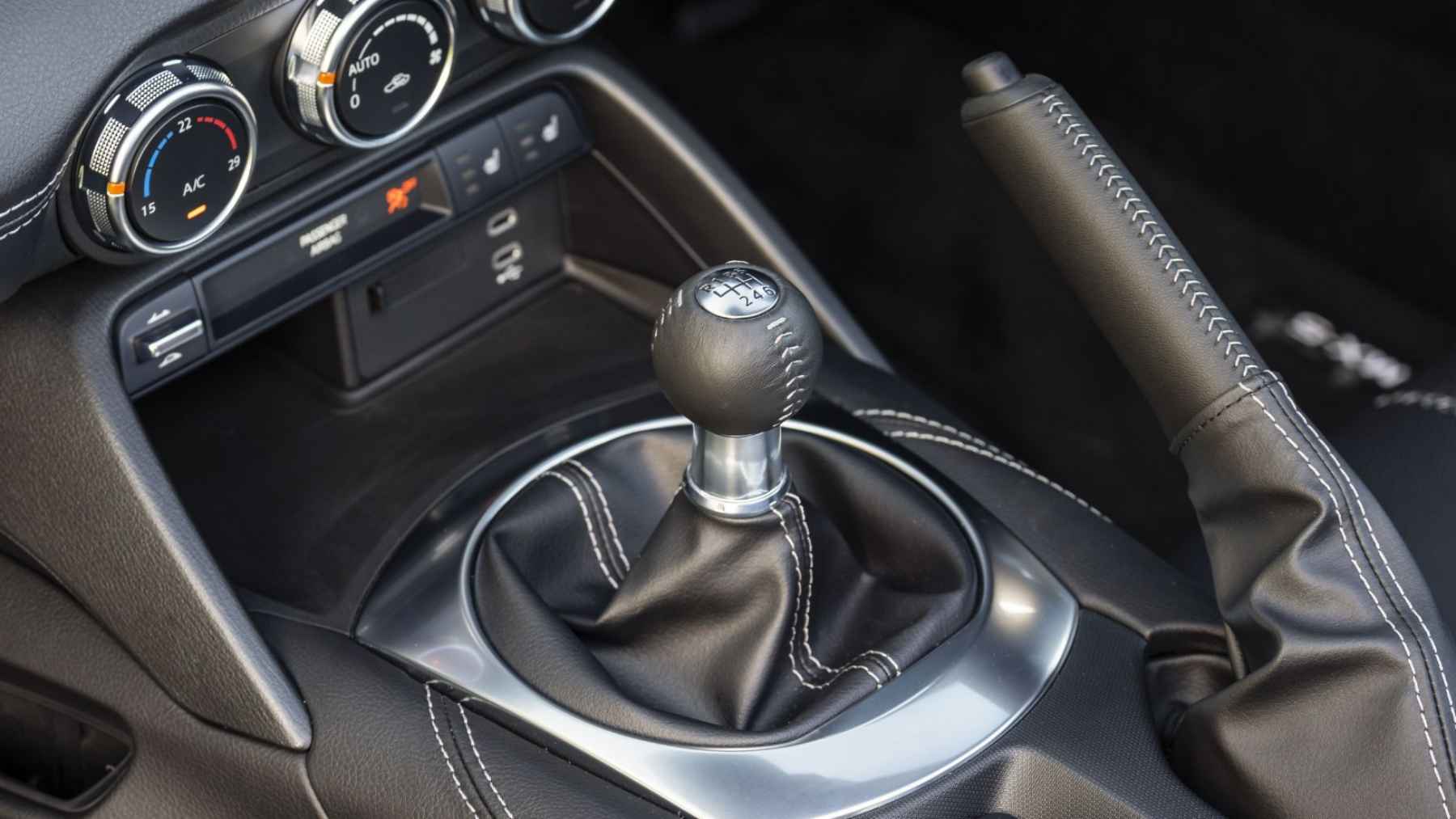 ¡Adiós al embrague! 8 Marcas ya no ofrecen cambio manual en sus coches. El número se reduce un 66% en los últimos 10 Años