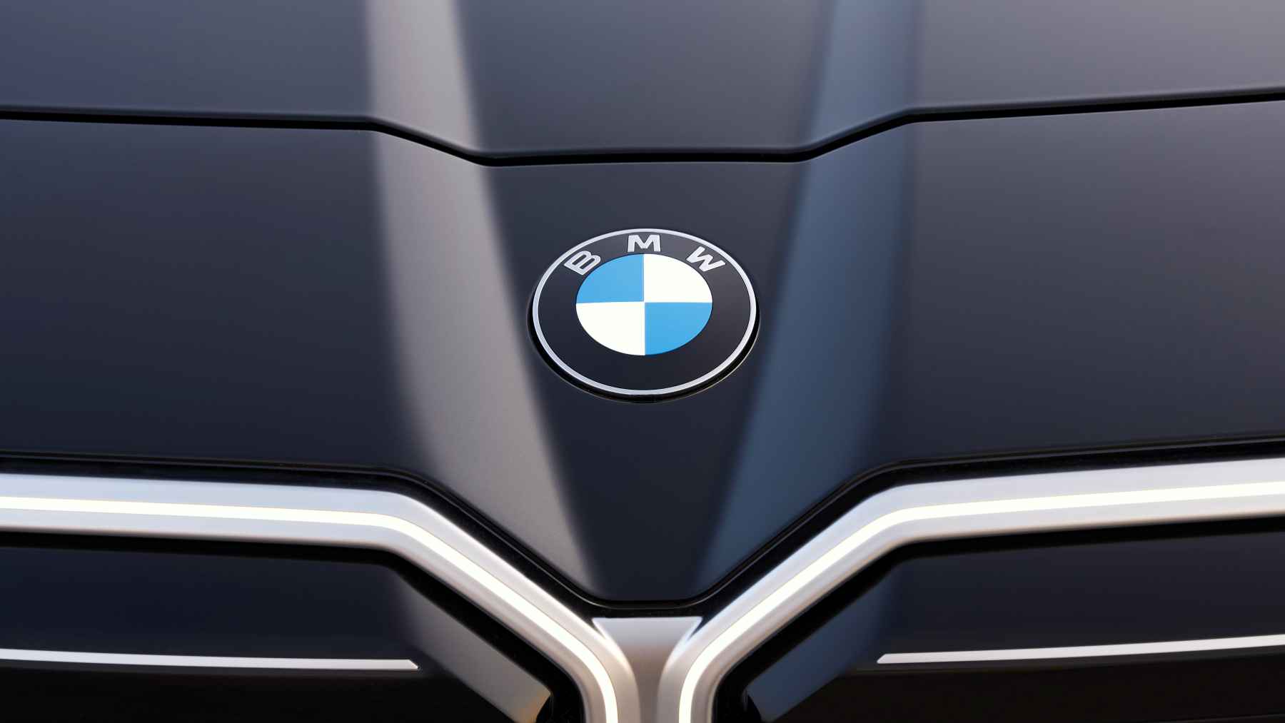 BMW anuncia la eliminación de casi el 5% de su plantilla mundial: estas son los detalles del programa de ajustes derivado de los altos costes y el mercado chino