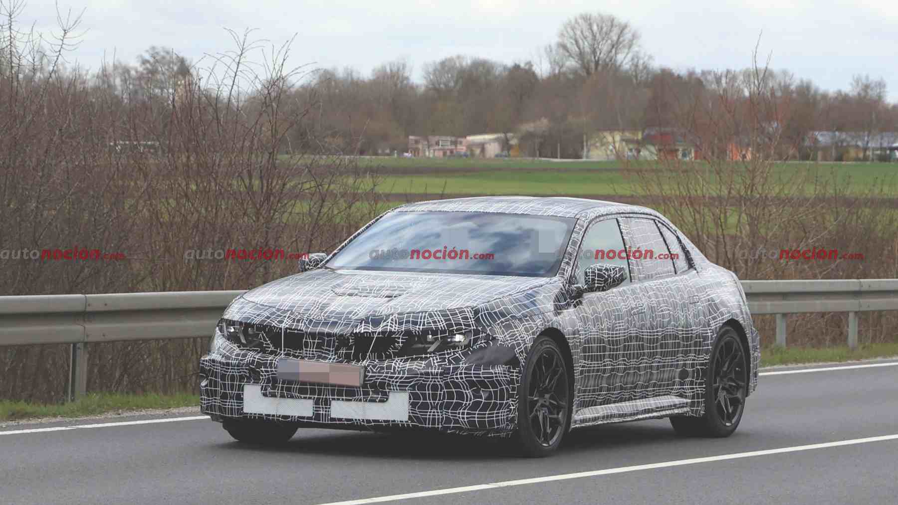 Lo último de BMW M ya rueda por el Infierno Verde y aunque lo querían esconder lo hemos cazado repleto de camuflaje. Será el M más bestia y complejo de la historia de la marca