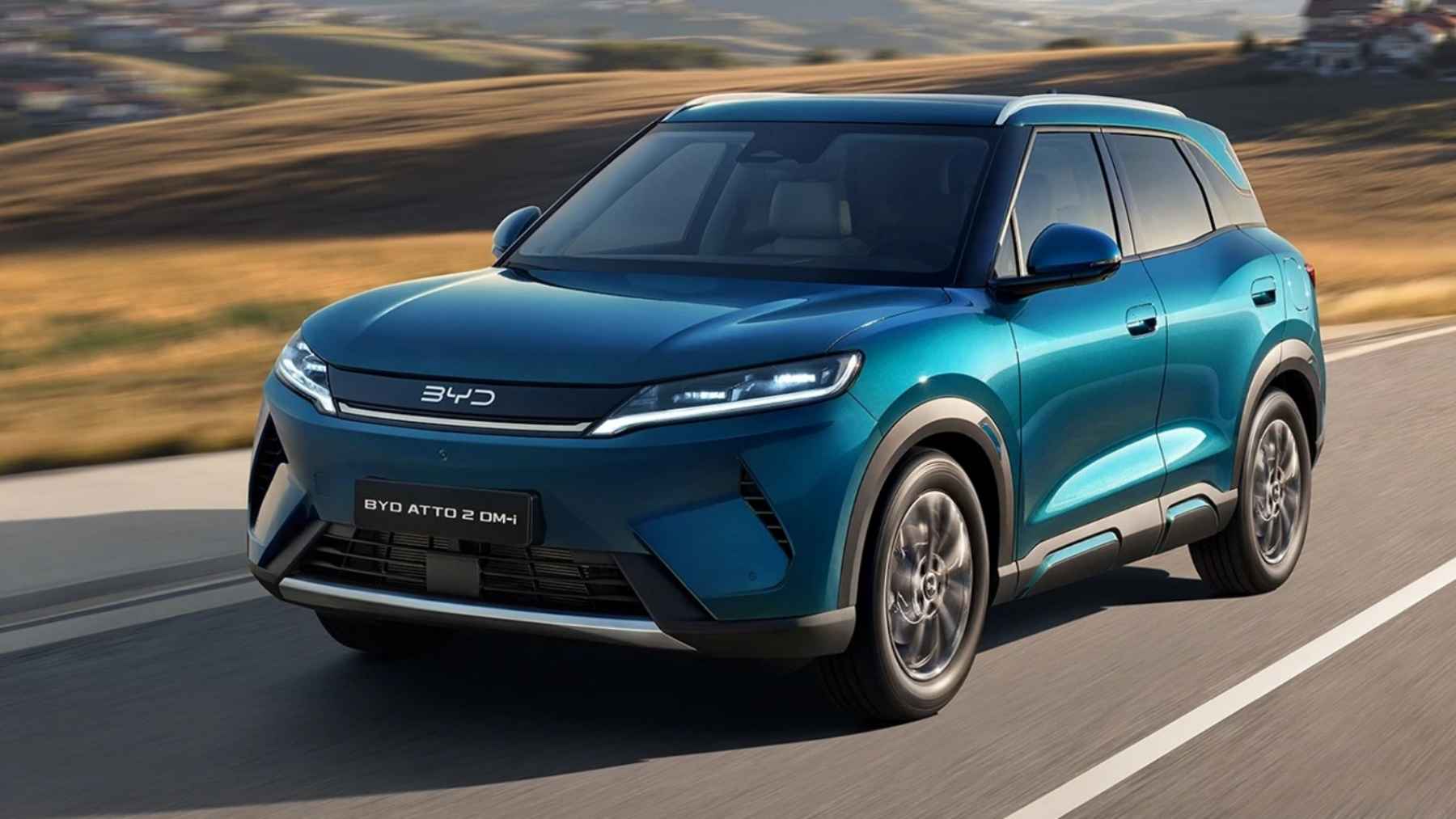 El BYD ahora ofrece en España un PHEV, con 930 km de autonomía, Google integrado y 166 CV desde 20.940 euros. Te adelantan hasta las ayudas