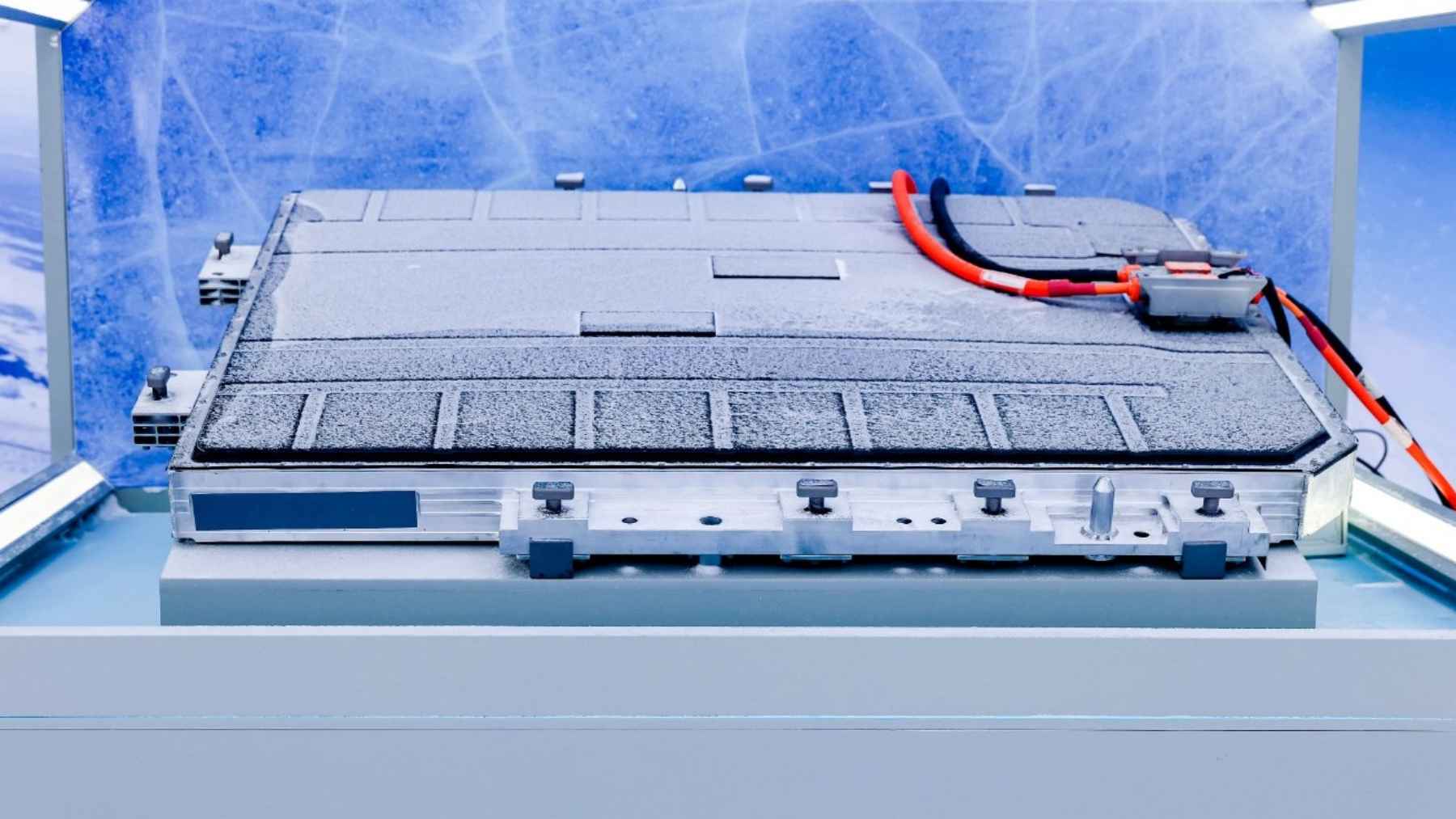 CATL acaba de presentar sus nuevas baterías que hacen temblar a BYD: 255 kg más ligeras, hasta 1.000 km de autonomía, y del 10 al 98% en 6 minutos (incluso con frío extremo)