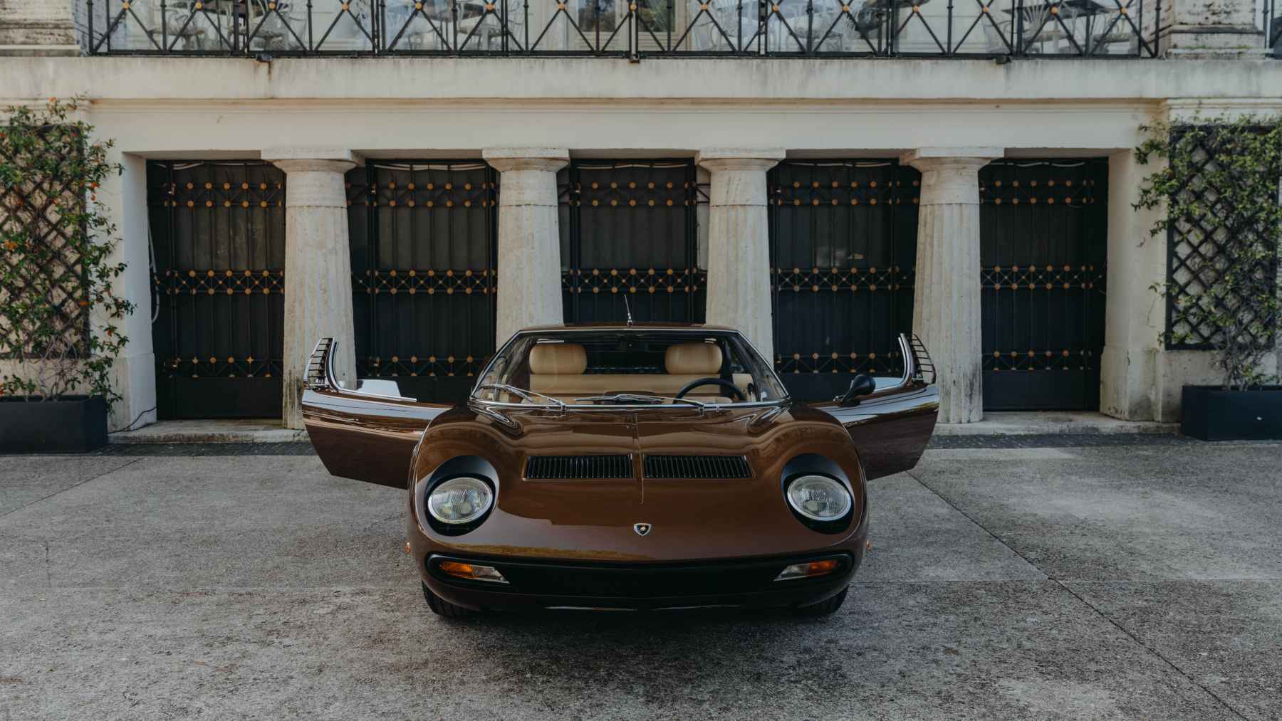 Lamborghini ha necesitado 3 años para restaurar este Lamborghini Miura SV de 1972 que ahora parece recién fabricado