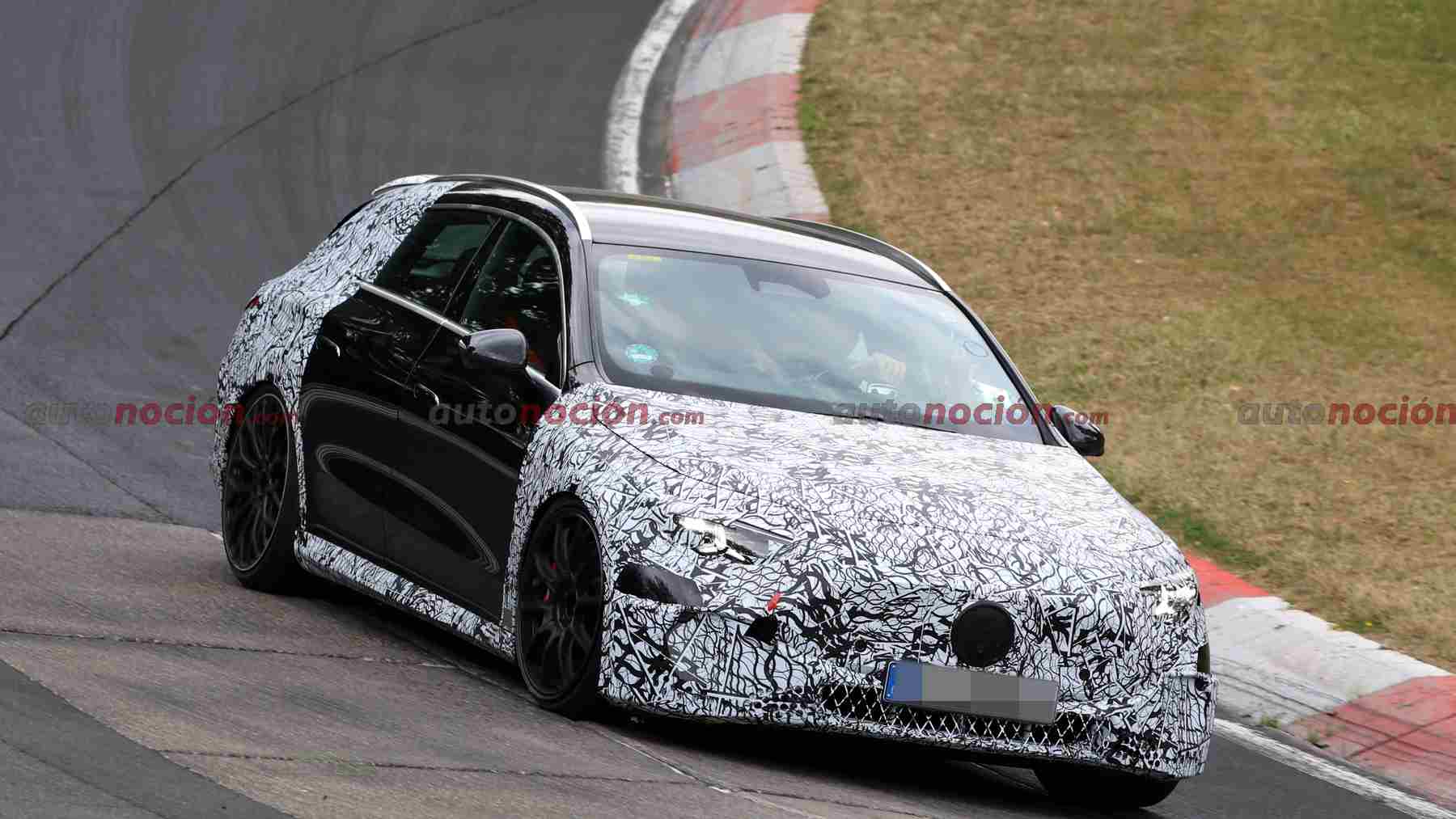 Cazamos en Nürburgring al último modelo de AMG. Finge ser un V8 y gracias a un altavoz pone banda sonora a sus 544 CV