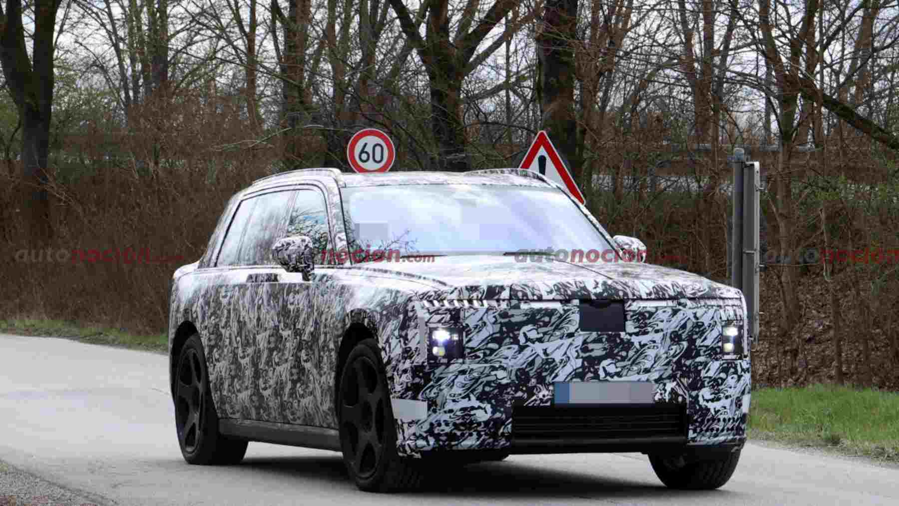 Rolls-Royce prepara SUV con un ADN muy clásico y detalles que no hemos visto en un coche de calle en los últimos 70 años