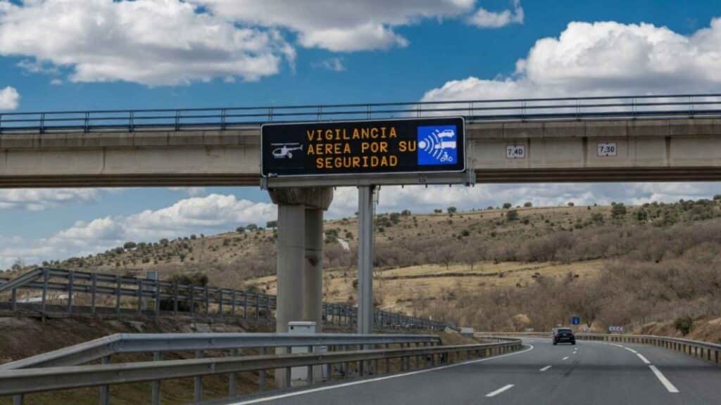 La DGT deja claro cuales son las horas perfectas para no quedarte atrapado en un atasco durante el Puente de Mayo