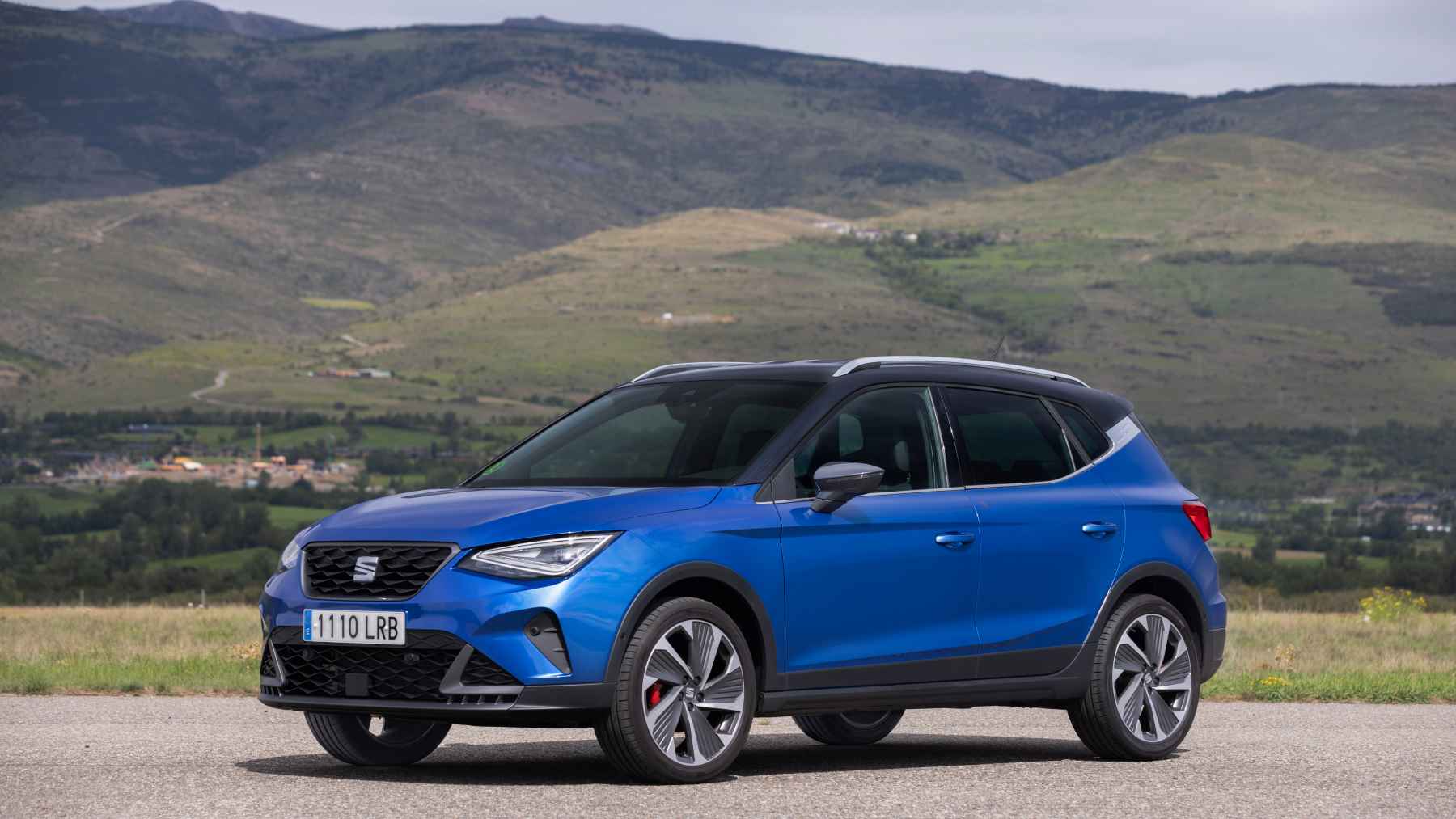 SEAT llama a revisión a miles de Arona e Ibiza fabricados entre 2022 y 2025: el airbag del acompañante puede romperse y fragmentarse en caso de accidente