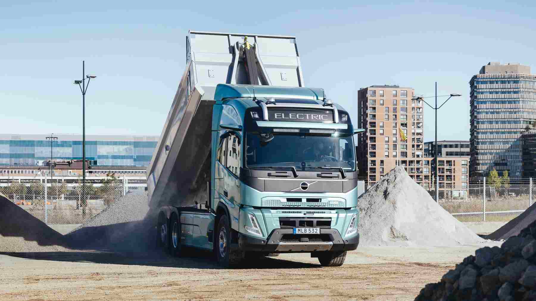 Volvo quiere desbancar al diésel con un nuevo camión eléctrico: hasta 700 km con una sola carga y listo en menos de una hora