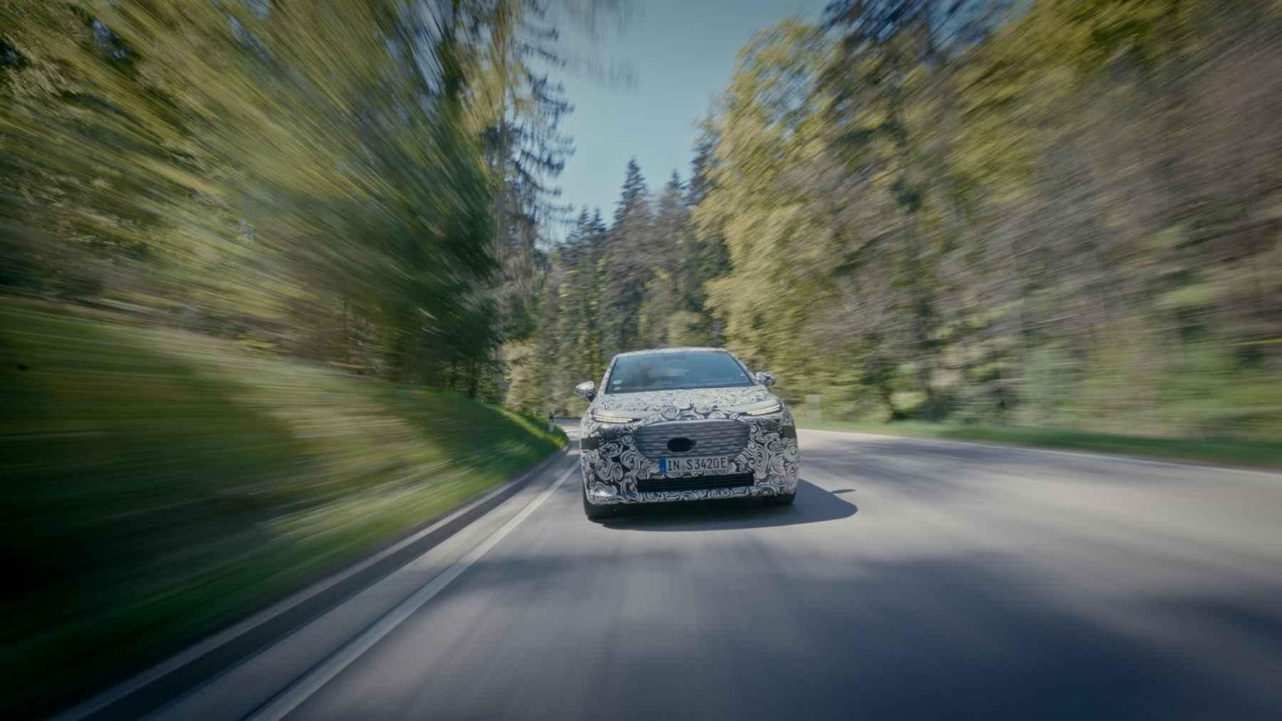 El Audi que nadie entendió en su día, regresa en 2026 con un nuevo formato. El A2 e-tron acumula kilómetros antes de su debut
