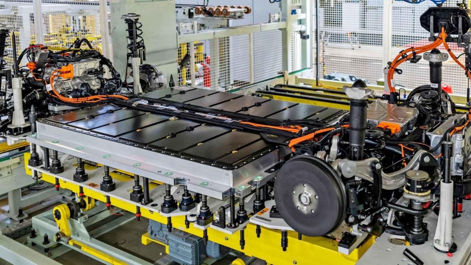 China ha cambiado las reglas del coche eléctrico antes de fin de año: 178 días en el cronómetro y ni Volkswagen ni Stellantis tienen plan B