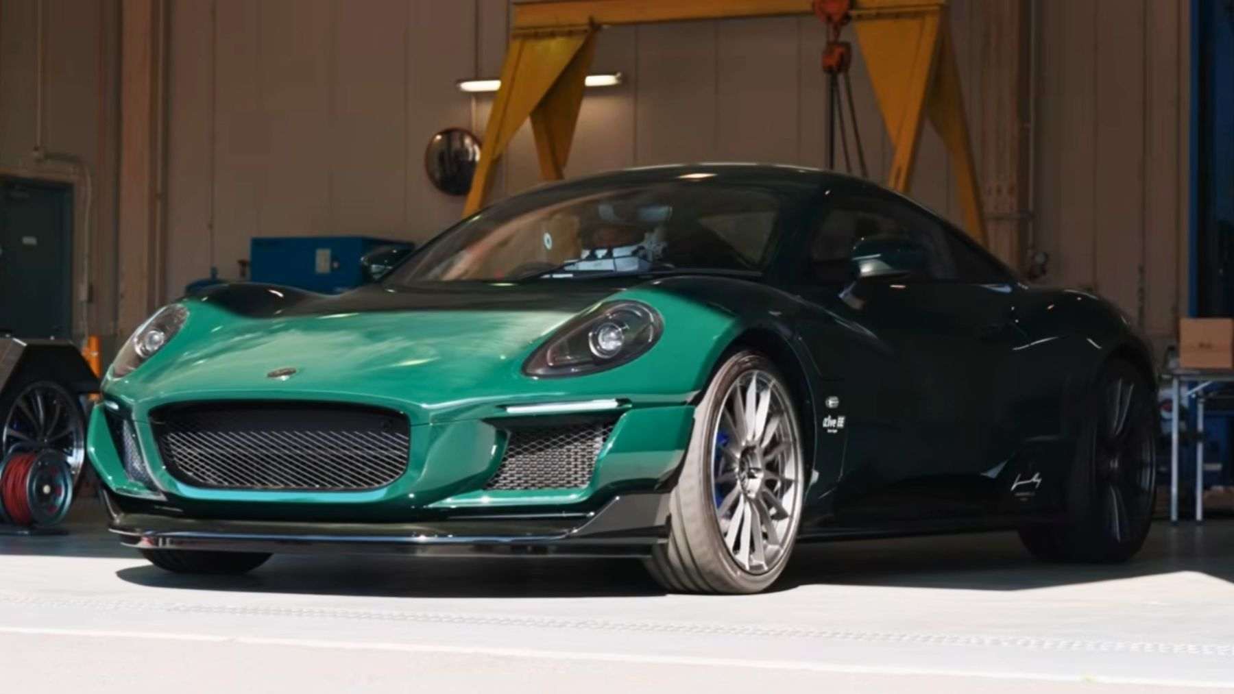 Caterham es una de las pocas que aún vende coches deportivos por debajo de los 1.000 kg y con el estilo de los años 60: ahora quiere dar un volantazo con este coupé eléctrico y encarar al próximo Alpine