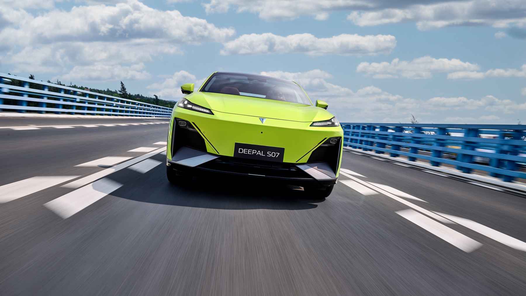 Toyota tiene un problema y es esta marca china recién llegada a España porque tiene un híbrido BlueCore capaz de recorrer 1.500 km y gastar 1,6 L/100 km