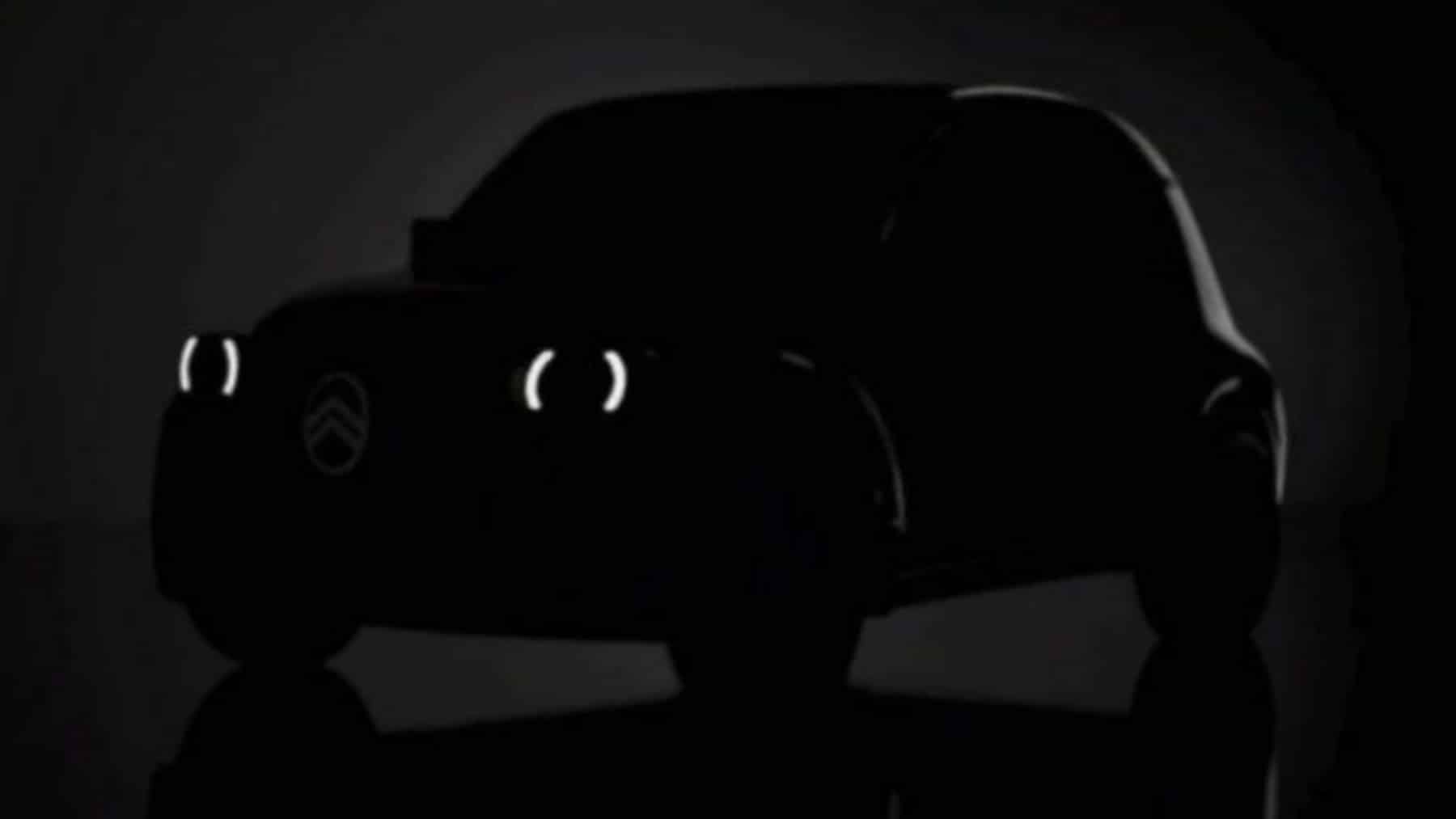 Citroën resucita al 2CV para meterse de lleno en la guerra de los eléctricos retro y aguarle la fiesta al Renault 5: ya hay fecha de lanzamiento confirmada