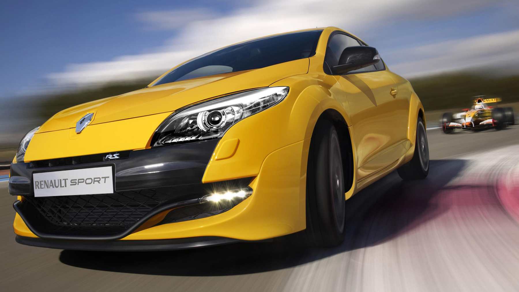 5 coches compactos deportivos de segunda mano que me compraría: los más recomendables por potencia y sensaciones que cuestan menos que un Dacia Sandero nuevo