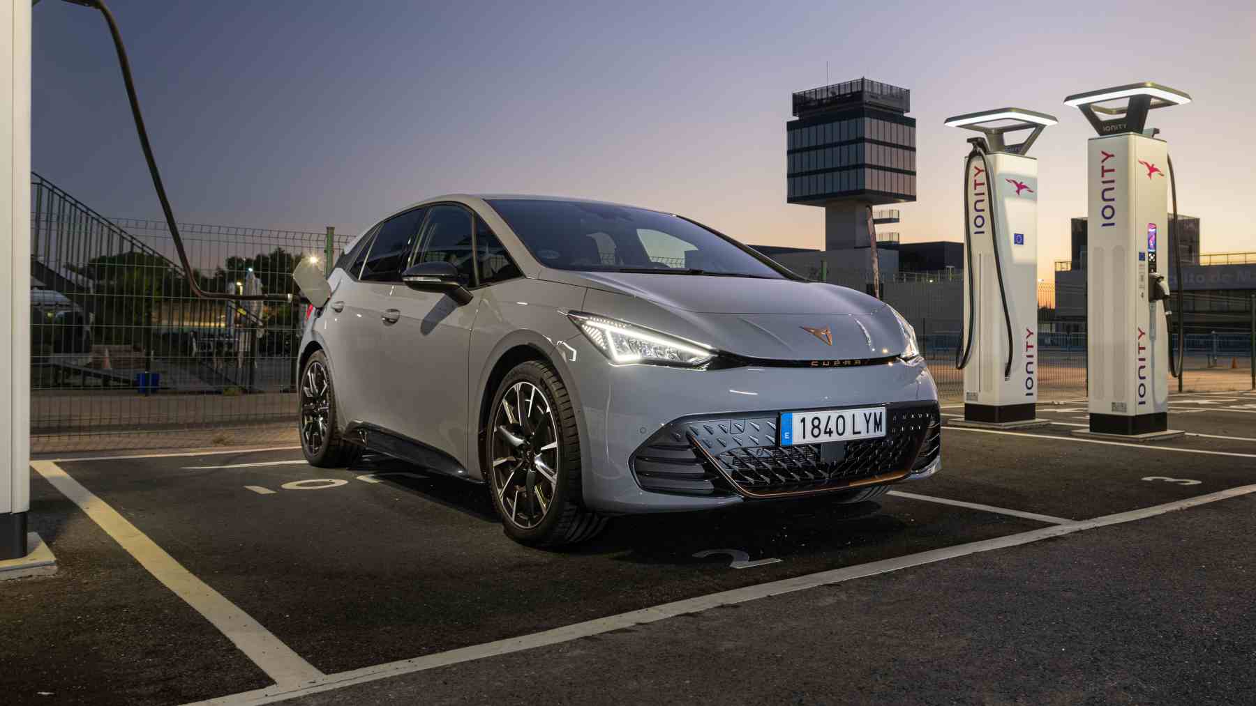 Si te quieres comprar un coche eléctrico barato estás de suerte, el mercado de segunda mano por fin los ofrece: al menos 400 km de autonomía y por 20.000 euros sin aplicar ayudas