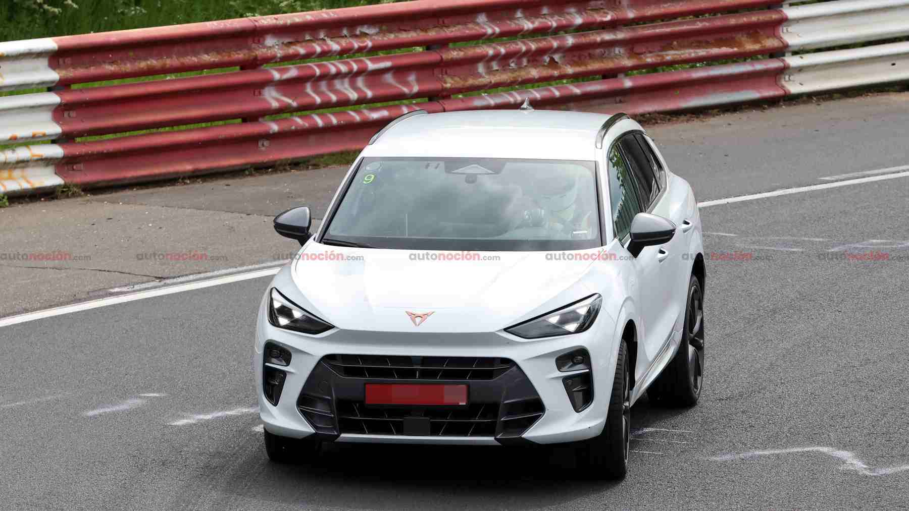 Cazamos un misterioso prototipo que CUPRA no quiere que veas y oculta bajo una lona: ¿Es el Terramar Extreme o VZ5 con motor Audi?