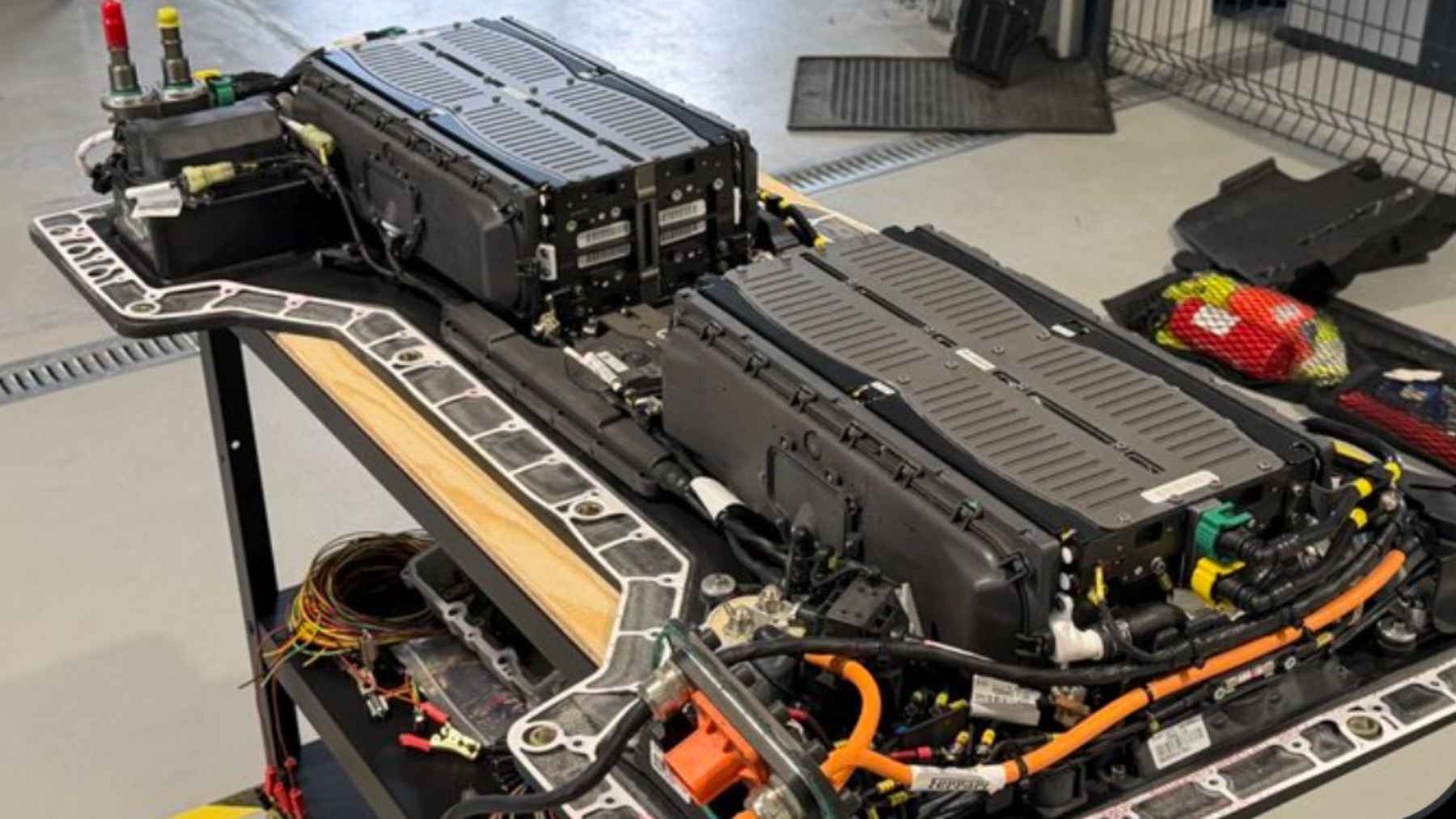 La batería del LaFerrari que “no se tendría que romper”, se rompe y la marca le pide 320.000 euros para cambiar el sistema KERS procedente de la Fórmula 1