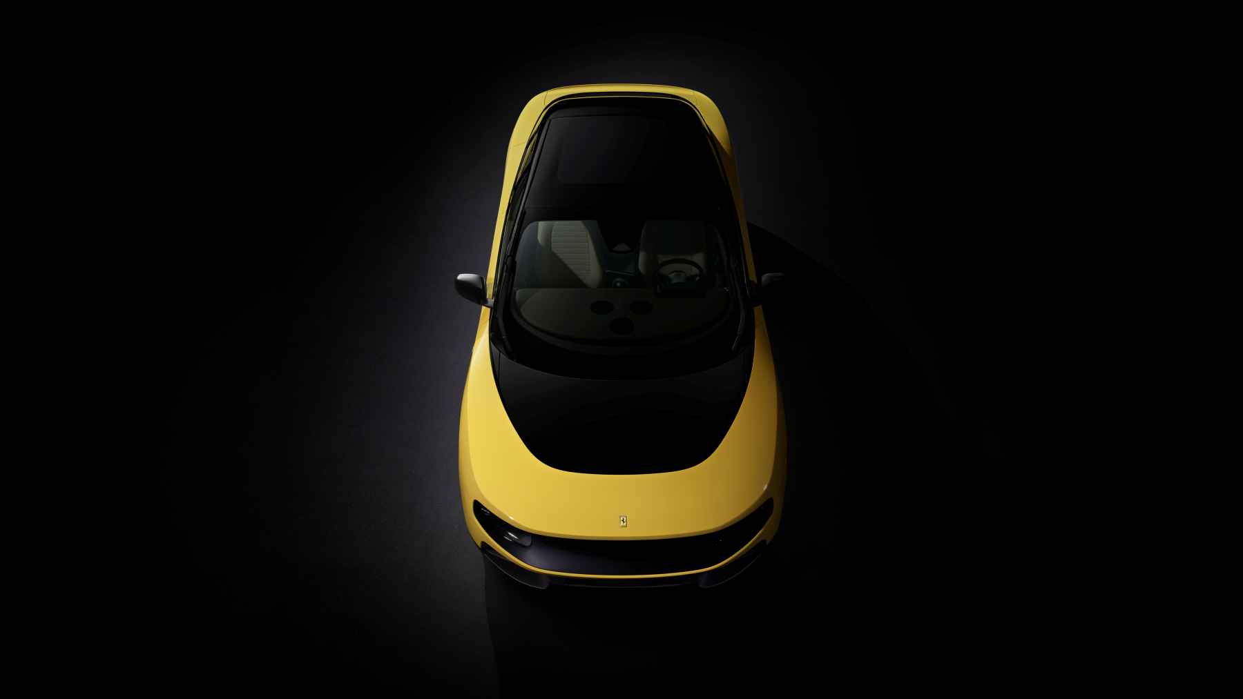El Ferrari Luce es coche más polémico de la historia de la firma de Maranello: 5 plazas, 100% eléctrico y con un diseño que te dejará sin dormir ¿lo comprarías frente a un Porsche Taycan Turbo GT?