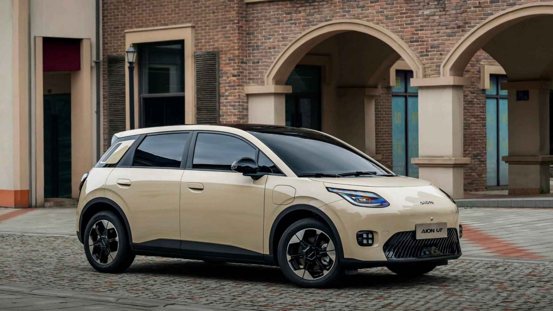 El GAC Aion UT ya está de camino y llegará a España en junio con batería LFP hasta 500 km de autonomía y un diseño rompedor: Se pegará con EBRO, Geely, BYD y otras marcas chinas