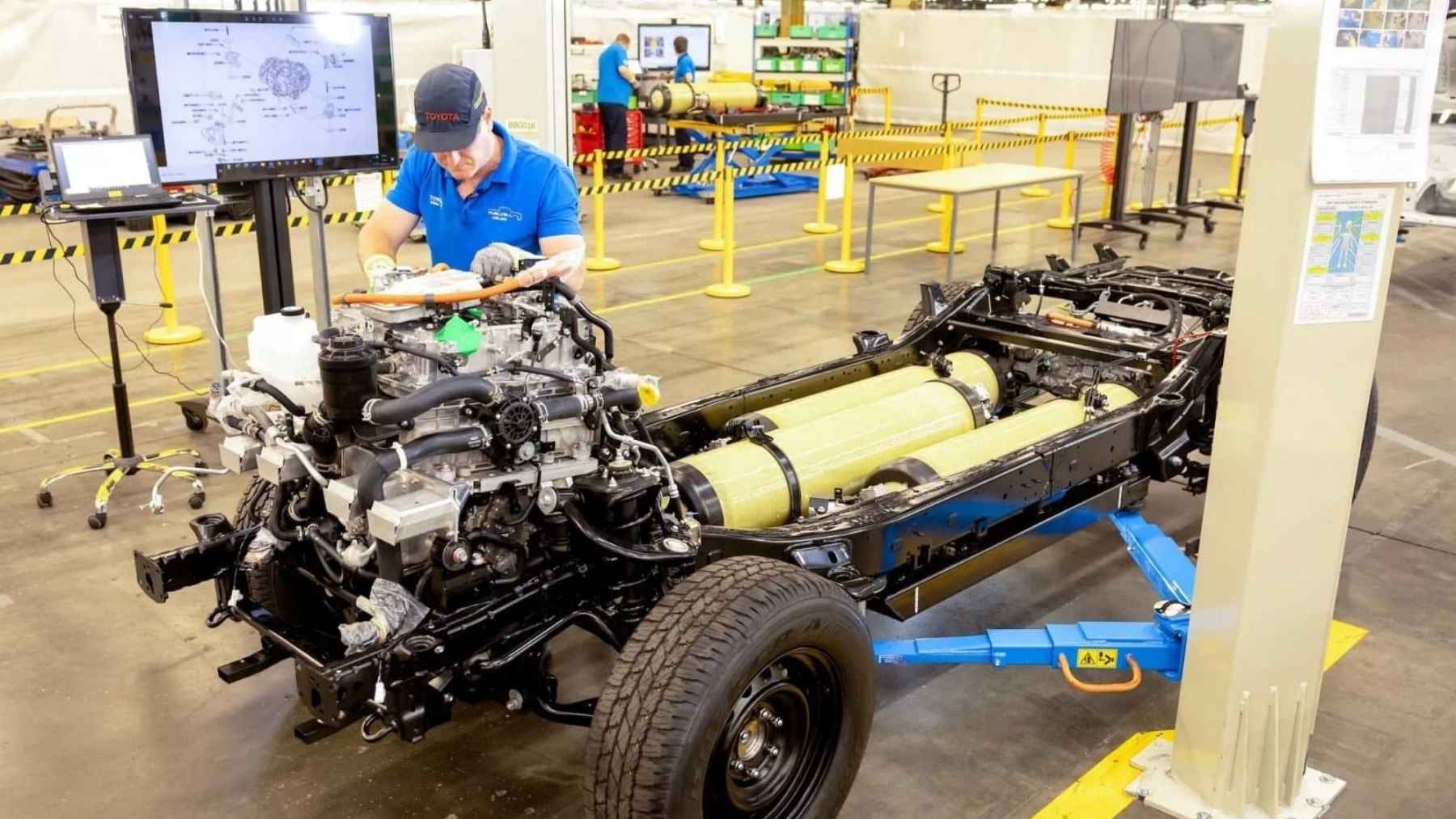 Mientras Europa negocia con China los precios del coche eléctrico, un laboratorio del CSIC en Madrid acaba de multiplicar por nueve la purificación del hidrógeno y otro en Alicante imprime en 3D el catalizador que abarata el motor del Toyota Mirai