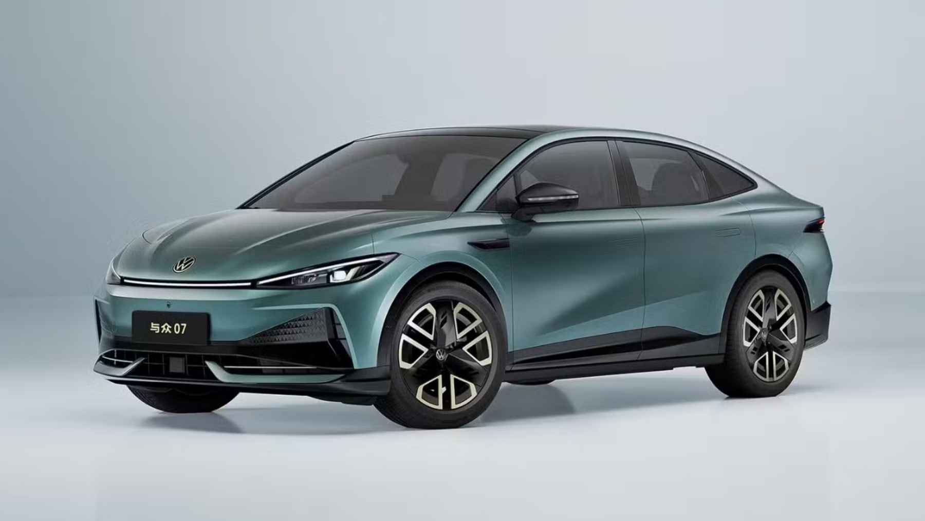 Este SUV de CUPRA se vende en China con el logo de Volkswagen y un 50% de descuento mientras su hermano mayor existe gracias a Xpeng: Las radicales decisiones de VW en el país asiático