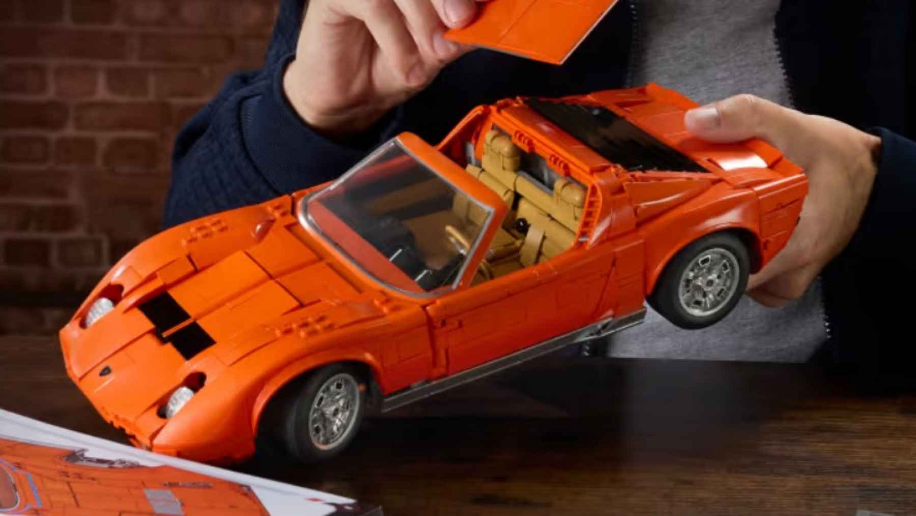 Lo siento LEGO, Mattel Brick Shop ahora es la que mola porque han lanzado un Lamborghini Miura P400 SV con piezas de metal que me ha enamorado