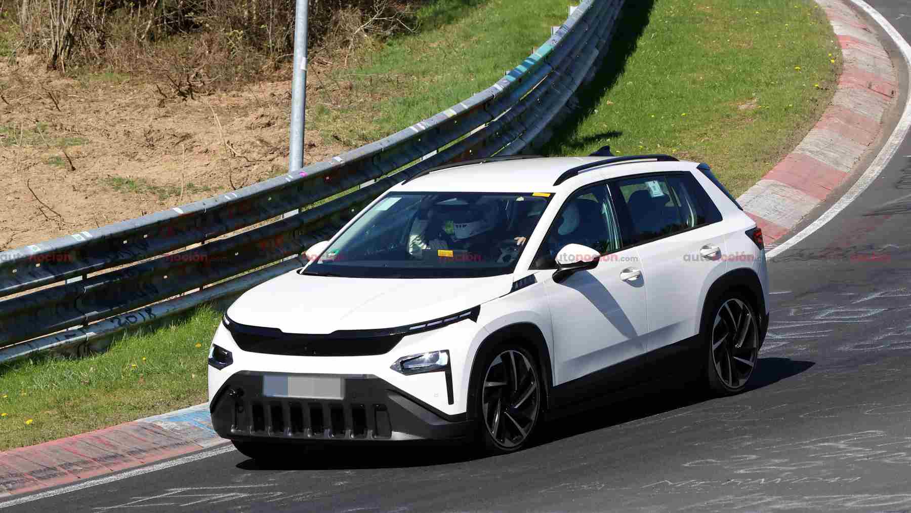 Cazamos lo que Skoda no quiere que veas: Ya sabemos cómo va a ser la versión picante (Sportline o RS) del Epiq y sí, también se fabricará en España
