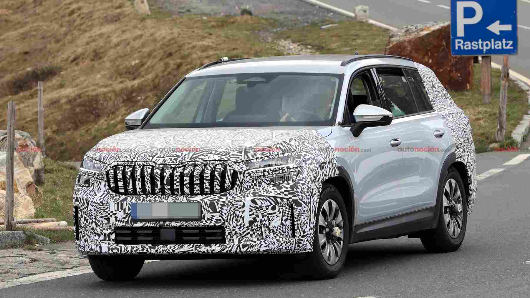 Škoda no quiere que veas el Kodiaq 2028 antes de tiempo pero lo hemos cazado de pruebas en la nieve y hay demasiadas cosas importantes que contar